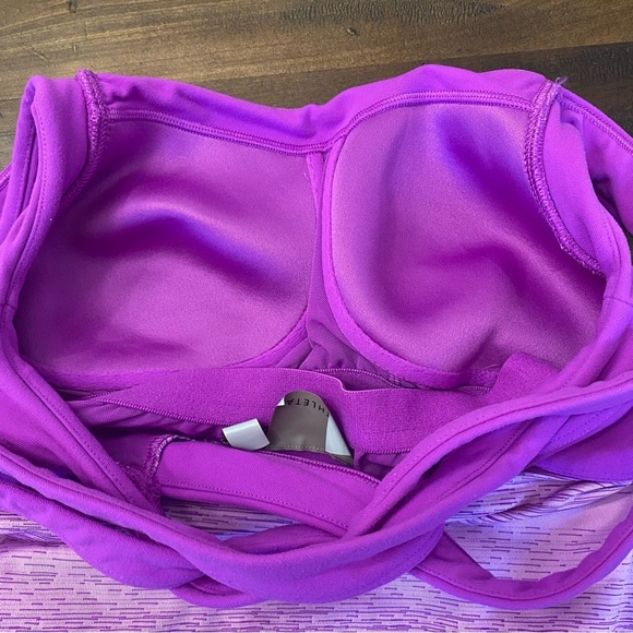 Athleta Top Women’s STRIDE CRUNCH & PUNCH TANK Purple Bra Support tank Size XS - Picture 6 of 6